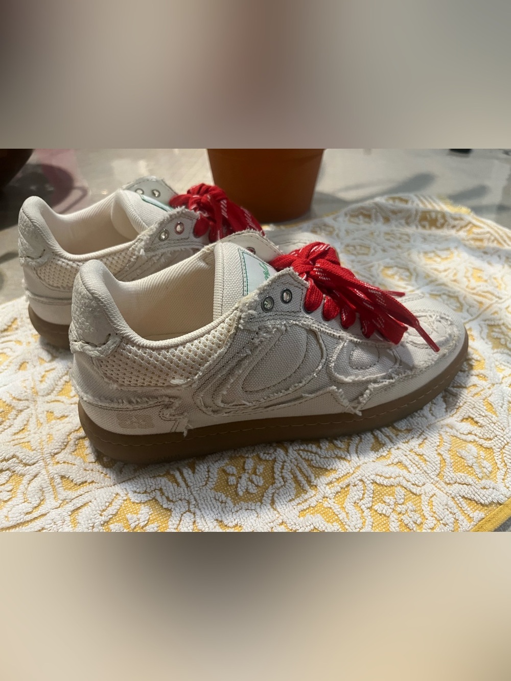 Ganni
08 Canvas Raw Edge Classic Sneakers SZ 37 - Picture 2 of 11